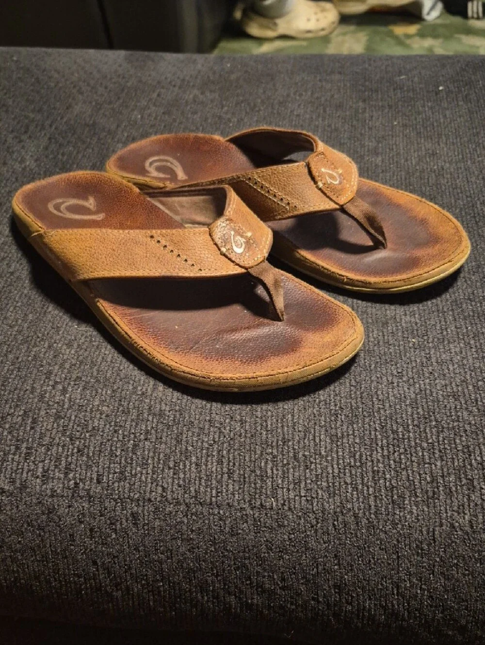 OluKai Brown Leather Thong Sandals